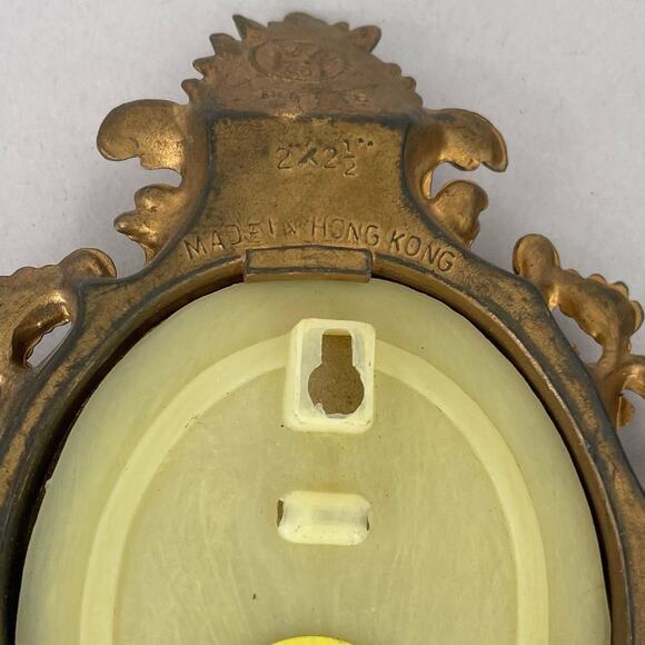 Vintage Ornate Hong Kong molded plastic framed portraits, wall art set of 3 - Picture 4 of 15